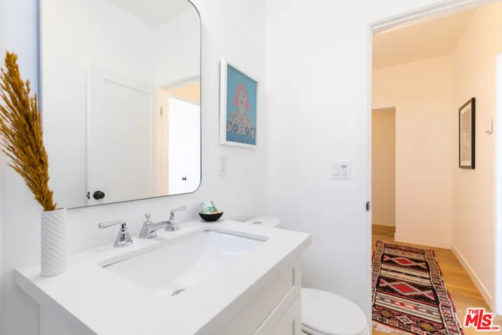 1126 W Edgeware Road 1/2, Los Angeles, California 90026