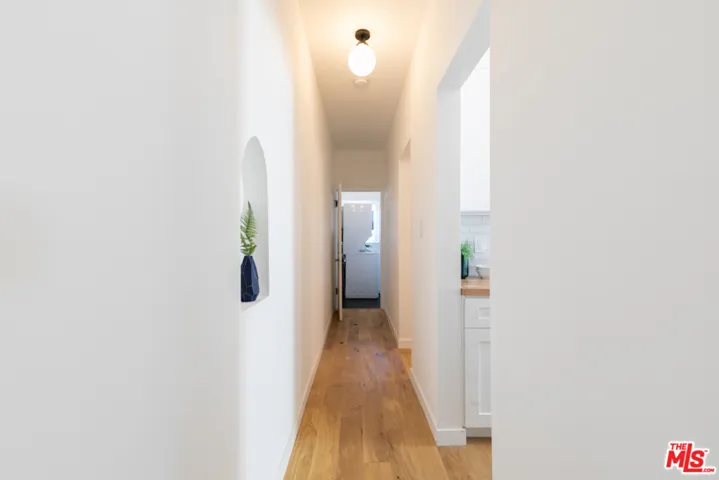 1126 W Edgeware Road 1/2, Los Angeles, California 90026