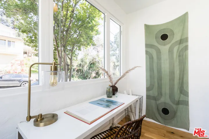 1126 W Edgeware Road 1/2, Los Angeles, California 90026