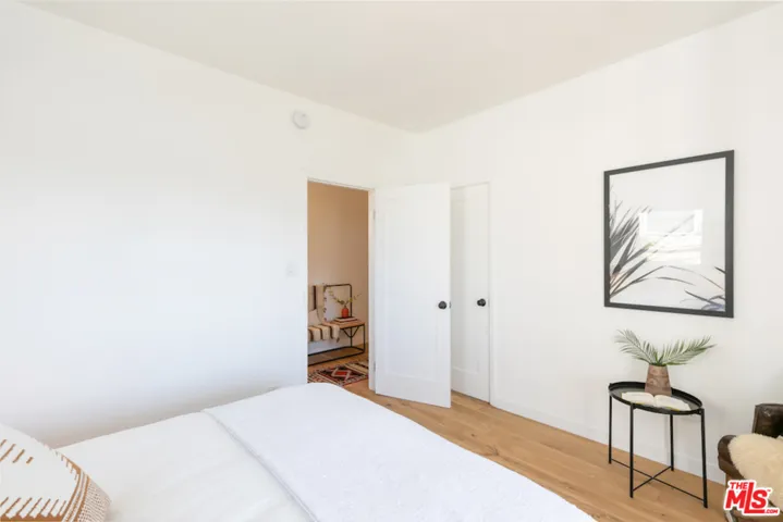 1126 W Edgeware Road 1/2, Los Angeles, California 90026