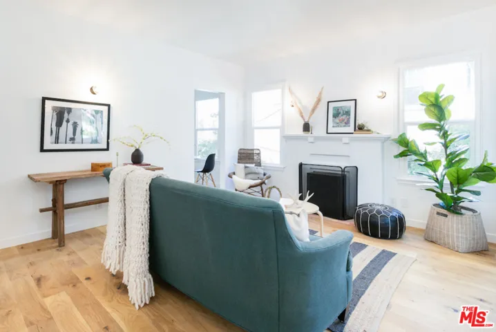 1126 W Edgeware Road 1/2, Los Angeles, California 90026