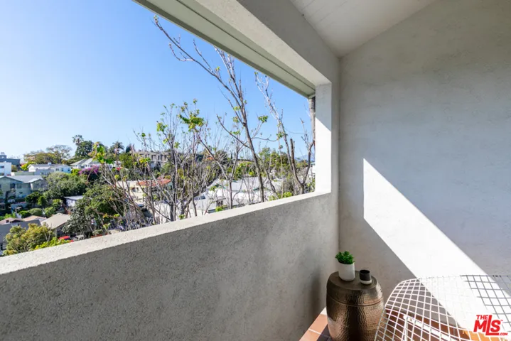 1126 W Edgeware Road 1/2, Los Angeles, California 90026