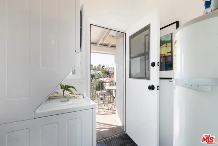 1126 W Edgeware Road 1/2, Los Angeles, California 90026