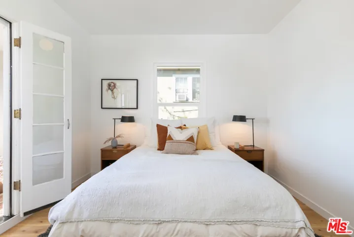 1126 W Edgeware Road 1/2, Los Angeles, California 90026