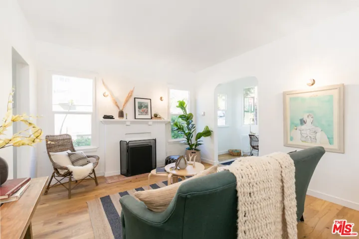 1126 W Edgeware Road 1/2, Los Angeles, California 90026