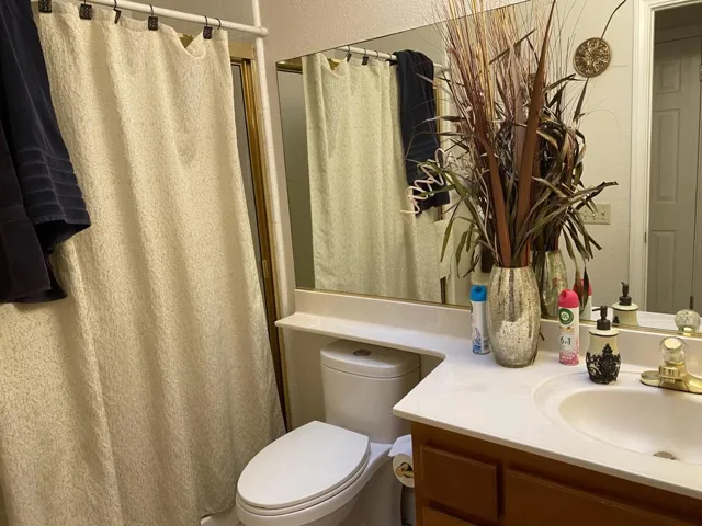 17505 Bathroom 1