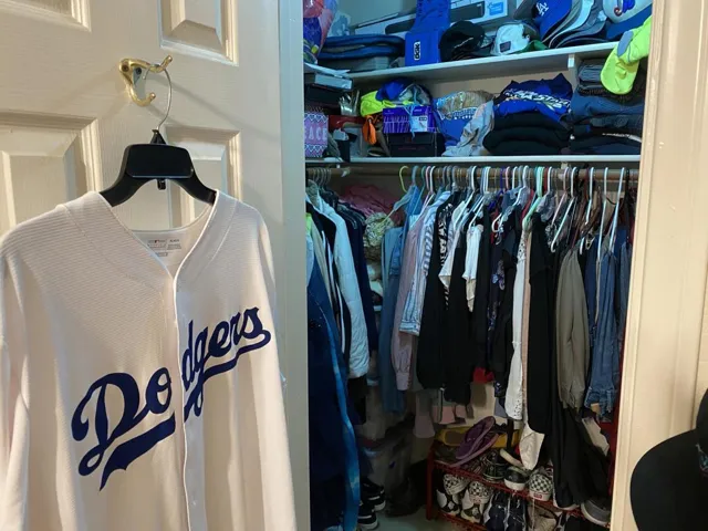 17505 Sample Closet