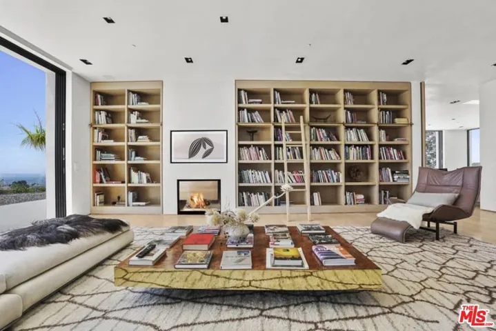 2463 Solar Drive, Los Angeles, California 90046