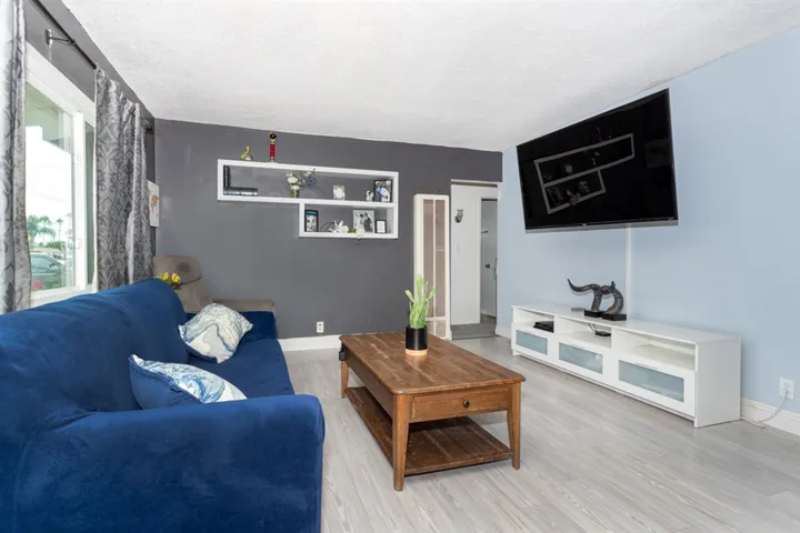 1176 Waxwing Drive, Vista, California 92083