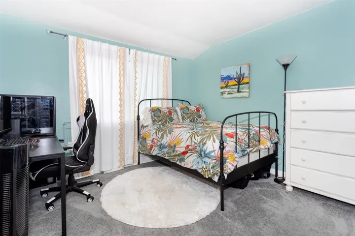 1176 Waxwing Drive, Vista, California 92083