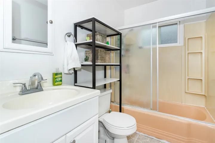 1176 Waxwing Drive, Vista, California 92083