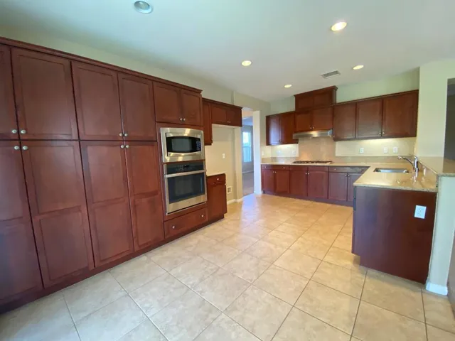 Spacious Kitchen