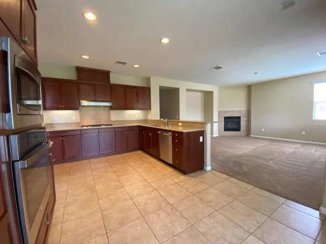 Spacious Kitchen