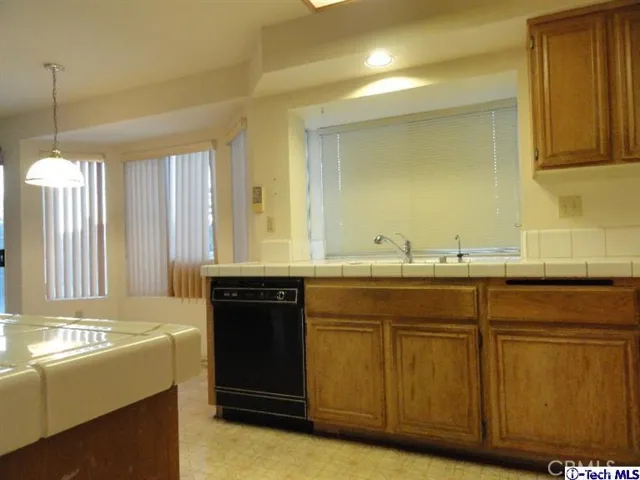 2143 Bramble Lane, Palmdale, California 93550