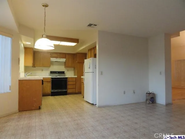 2143 Bramble Lane, Palmdale, California 93550