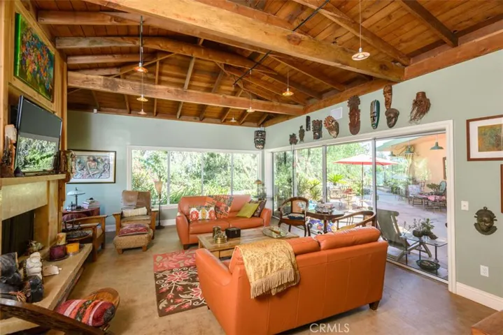 15616 Castlewoods Drive, Sherman Oaks, California 91403