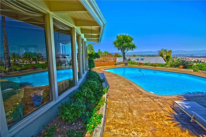 2 Stirrup Road, Rancho Palos Verdes, California 90275