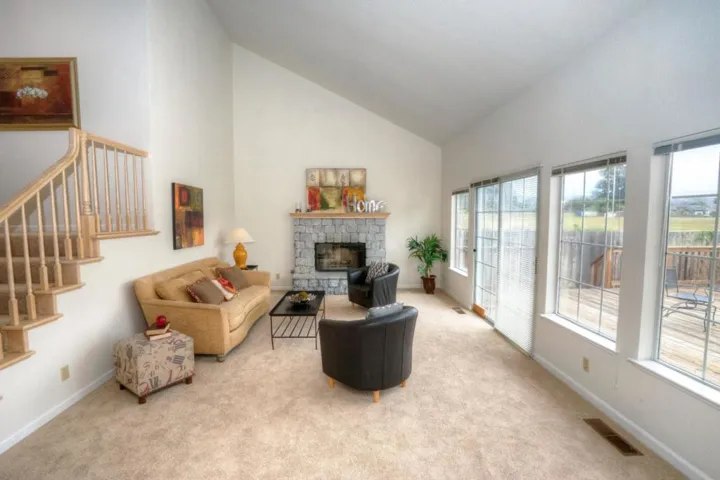 448 Correas Street, Half Moon Bay, California 94019