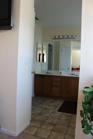 2774 Swan Lane, Los Banos, California 93635