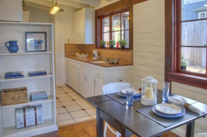 244 Grove Acre Avenue, Pacific Grove, California 93950