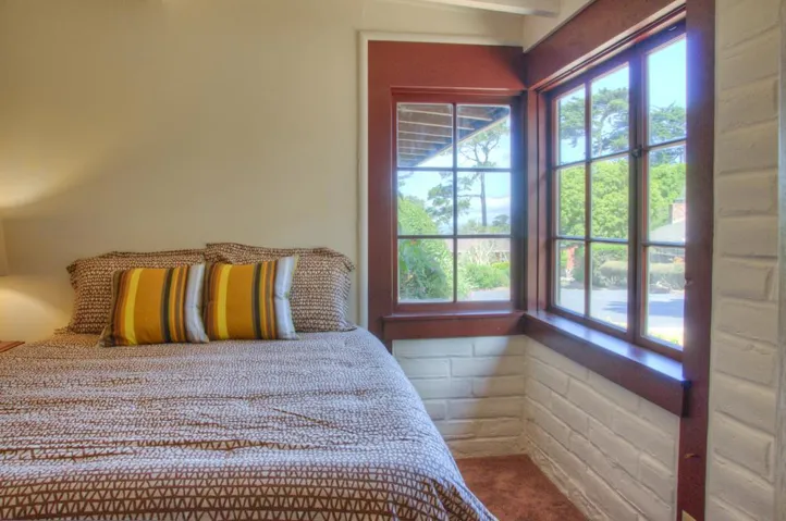 244 Grove Acre Avenue, Pacific Grove, California 93950
