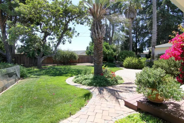 18 Secondo Way, Royal Oaks, California 95076