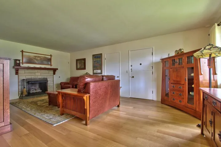 810 Lighthouse Avenue 101, Pacific Grove, California 93950