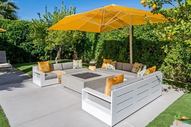 Great entertaining space