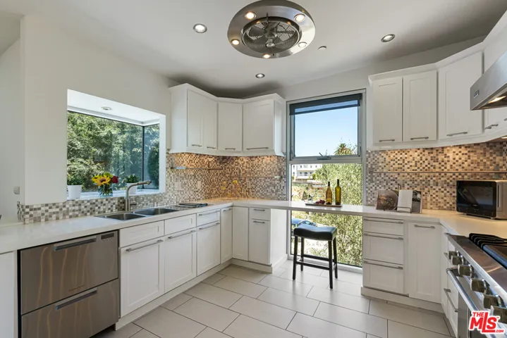 1603 Hill Drive, South Pasadena, California 91030
