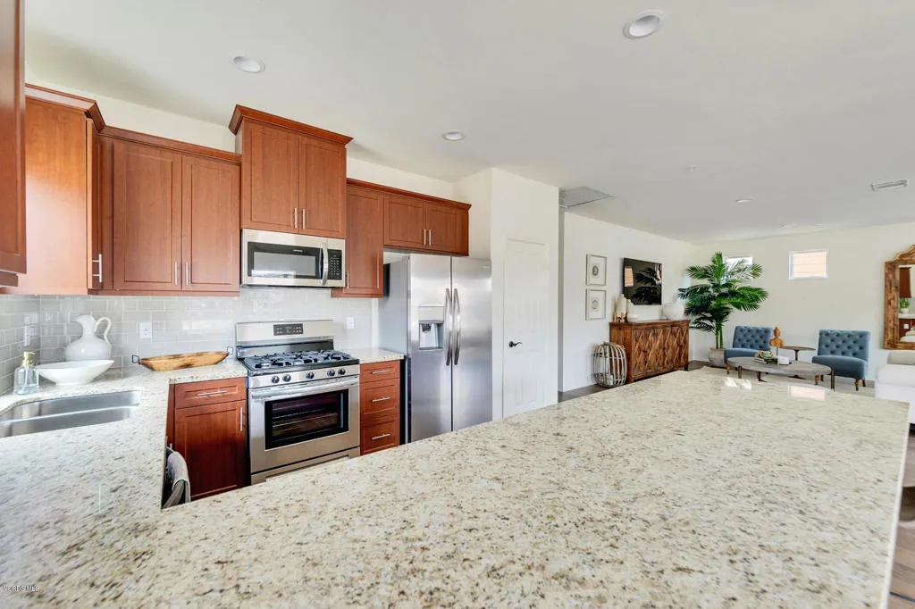 3973 Savannah Lane, Piru, California 93040 home-pic-1