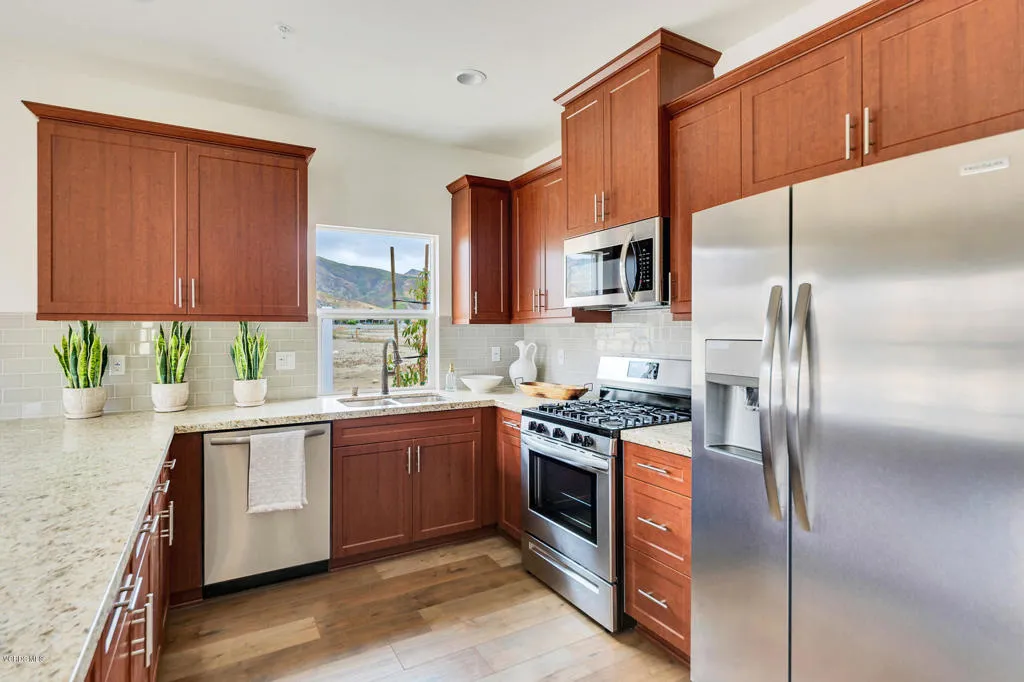 3973 Savannah Lane, Piru, California 93040 home-pic-2