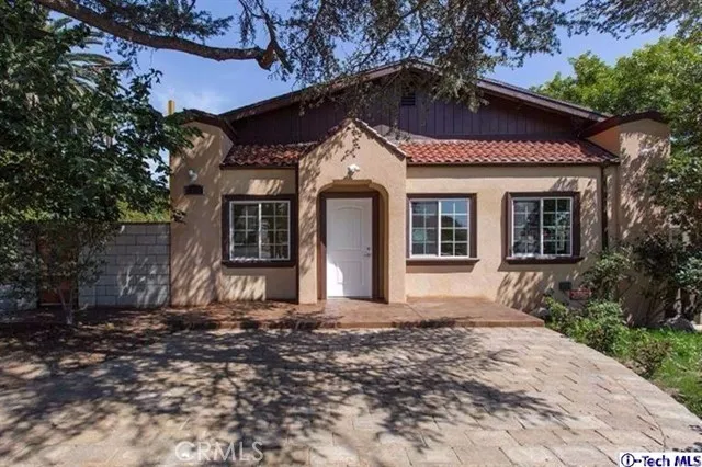 1368 Raymond Avenue, Glendale, California 91201