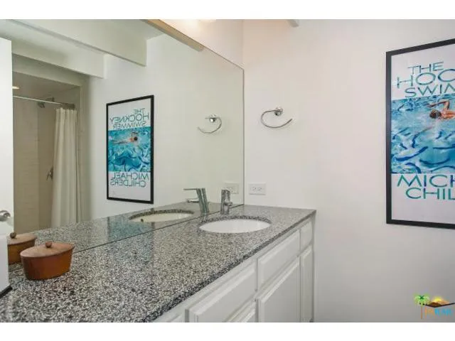 Casita full bath