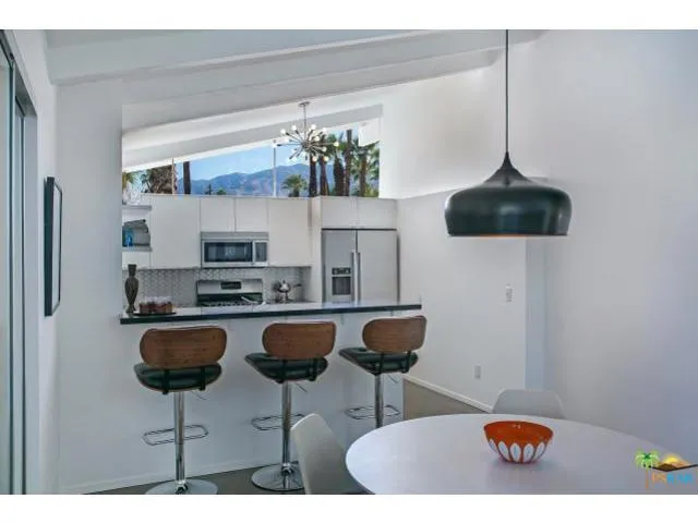 Dining, breakfast bar,​​‌​​​​‌​​‌‌​​‌​​​‌‌​​​‌​​‌‌​​‌‌​​‌‌​​​​ kitchen