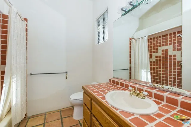 Bathroom 2