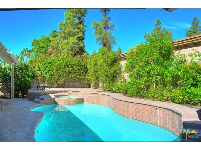 Pool & Spa