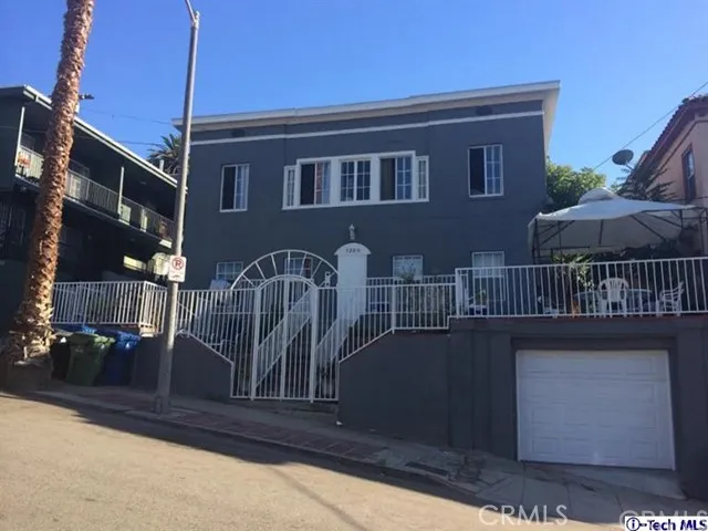 1220 Innes Avenue, Los Angeles, California 90026