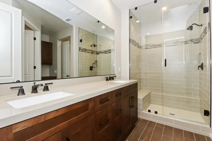 018_Master Bathroom