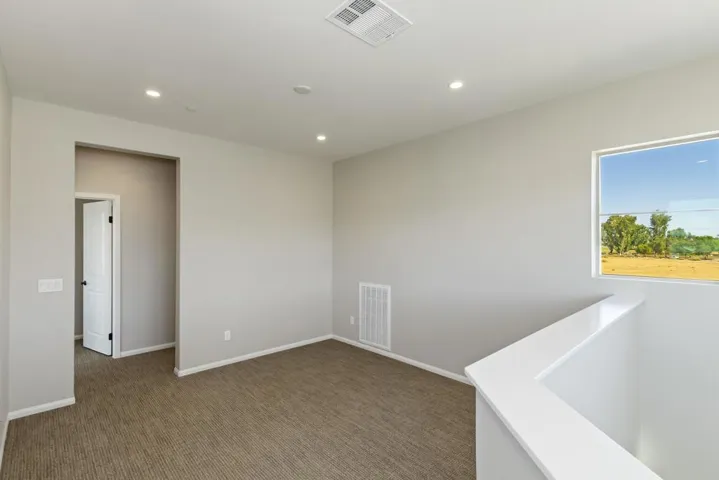 024_Upper Level Loft