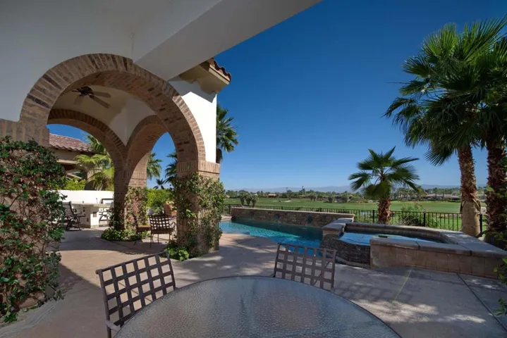 25_Outdoor-Living