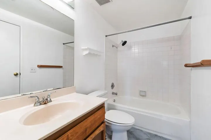 1413 Via Vista 5, San Mateo, California 94404