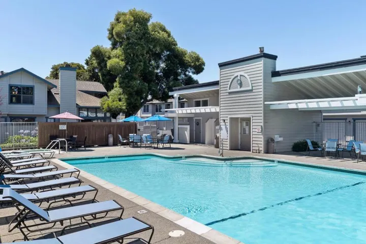 1413 Via Vista 5, San Mateo, California 94404