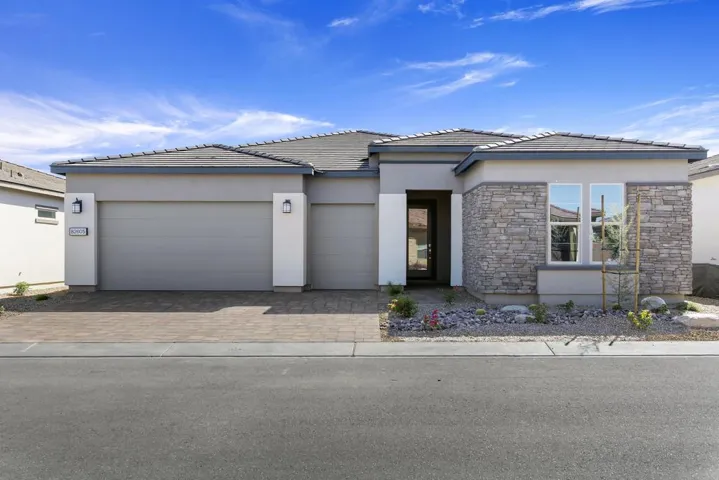 001_82605 East McCarroll Dr