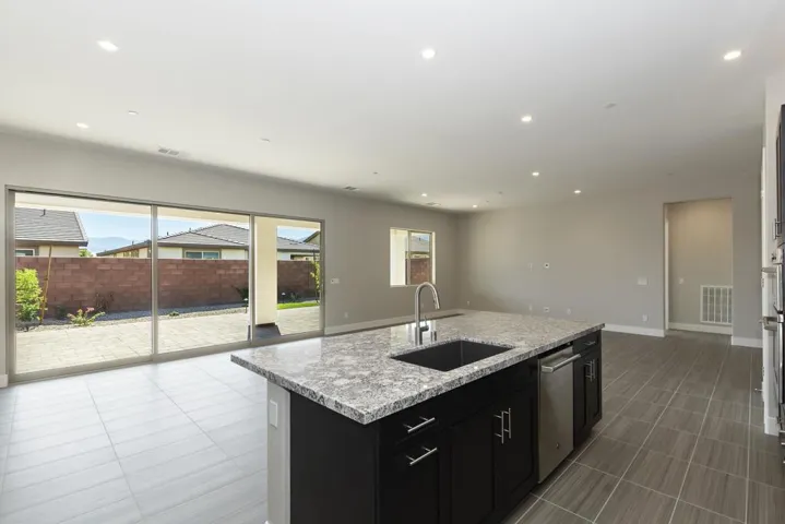 013_Kitchen