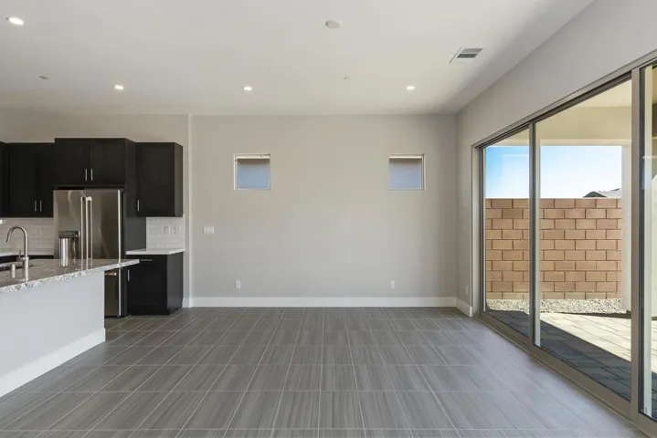 007_Dining Area