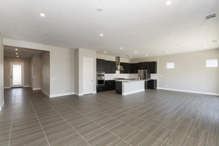 005_Living Room