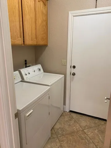 702 Whitney Court, Los Banos, California 93635