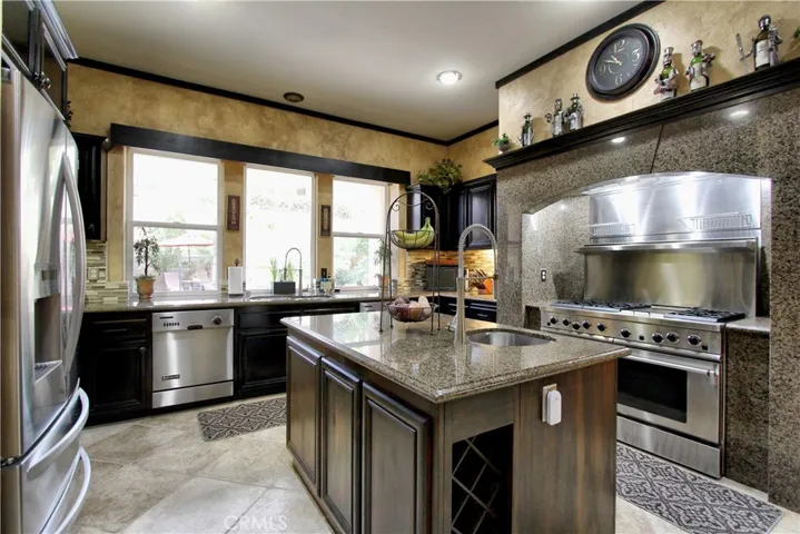 Beautiful Gourmet Kitchen