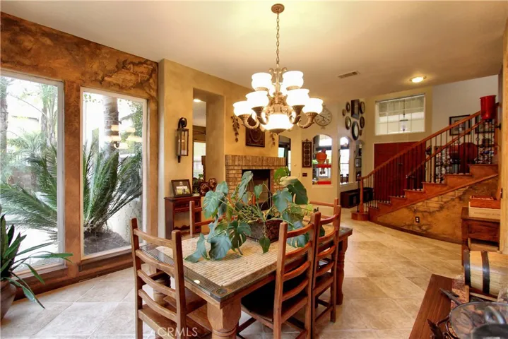 Formal dining room picture #2
