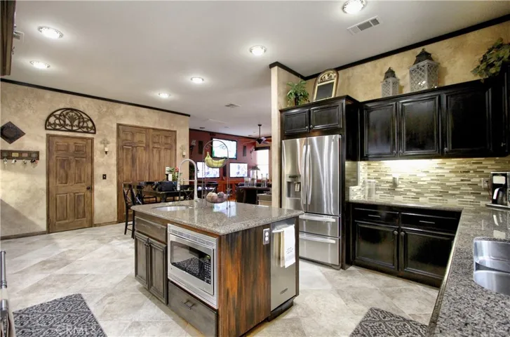 13581 Canyon Crest Road, Yucaipa, California 92399